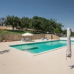 Stylish With Large Patio & Pool Appartement *