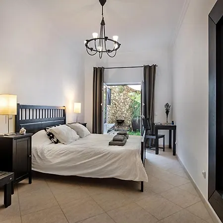 Appartement Stylish With Large Patio & Pool *