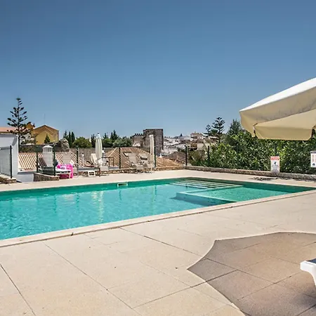 Stylish With Large Patio & Pool Apartament *