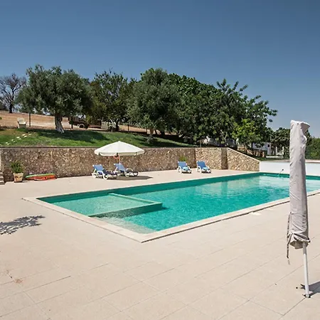 Stylish With Large Patio & Pool Apartament *