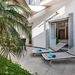 Stylish With Large Patio & Pool 公寓 塔维拉