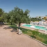 Stylish With Large Patio & Pool Apartment *